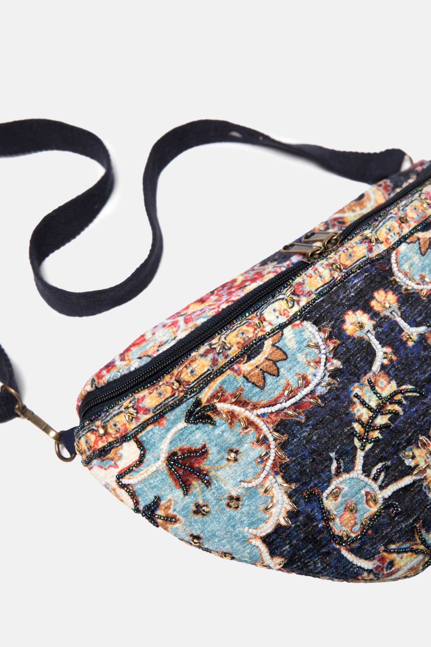 Pochette in velluto con perline e motivo floreale