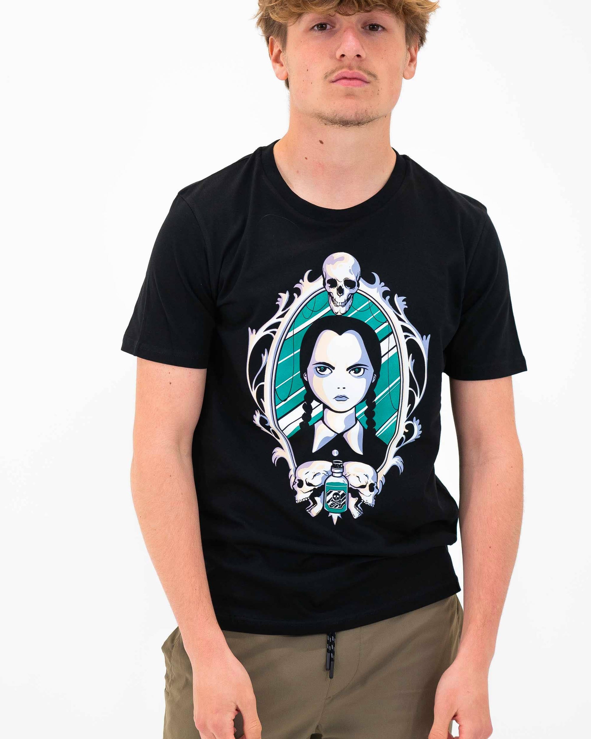 T-shirt Wednesday Addams con grafica Netflix