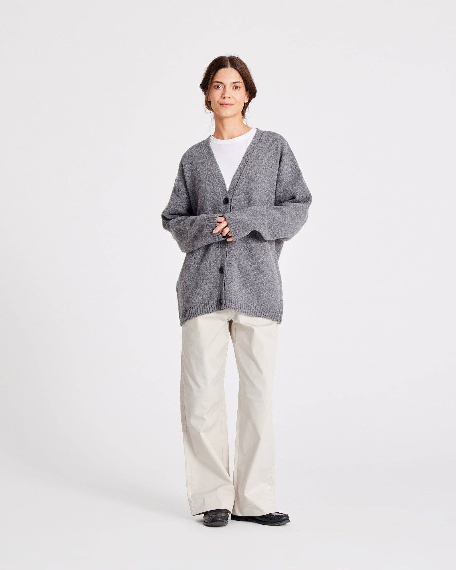 Cardigan Edith in lana d’agnello biologica grigio mélange