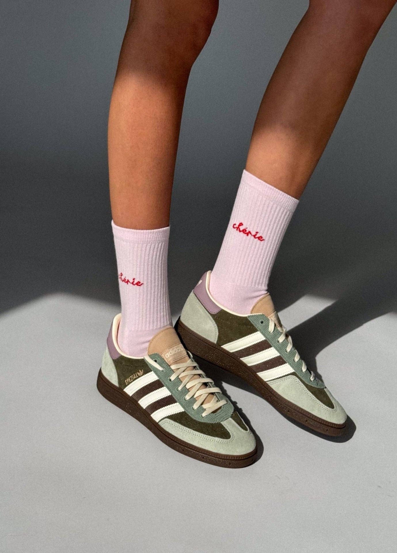 Calzini rosa Chérie con scritta ricamata