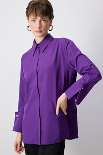 Camicia in popeline viola con polsini larghi decorativi in misto cotone