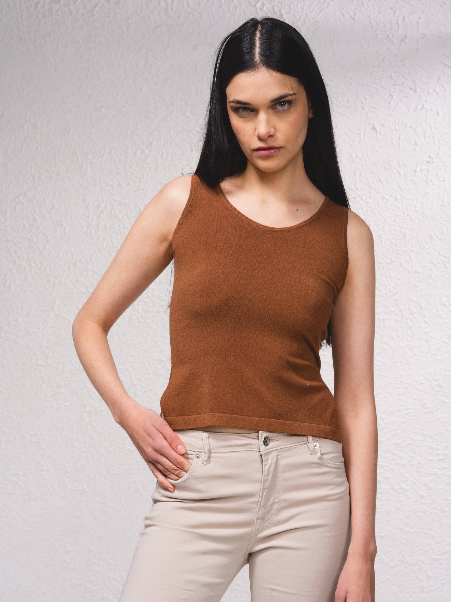 Top basic con aperture laterali