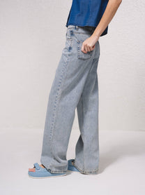Jeans a gamba larga a vita alta