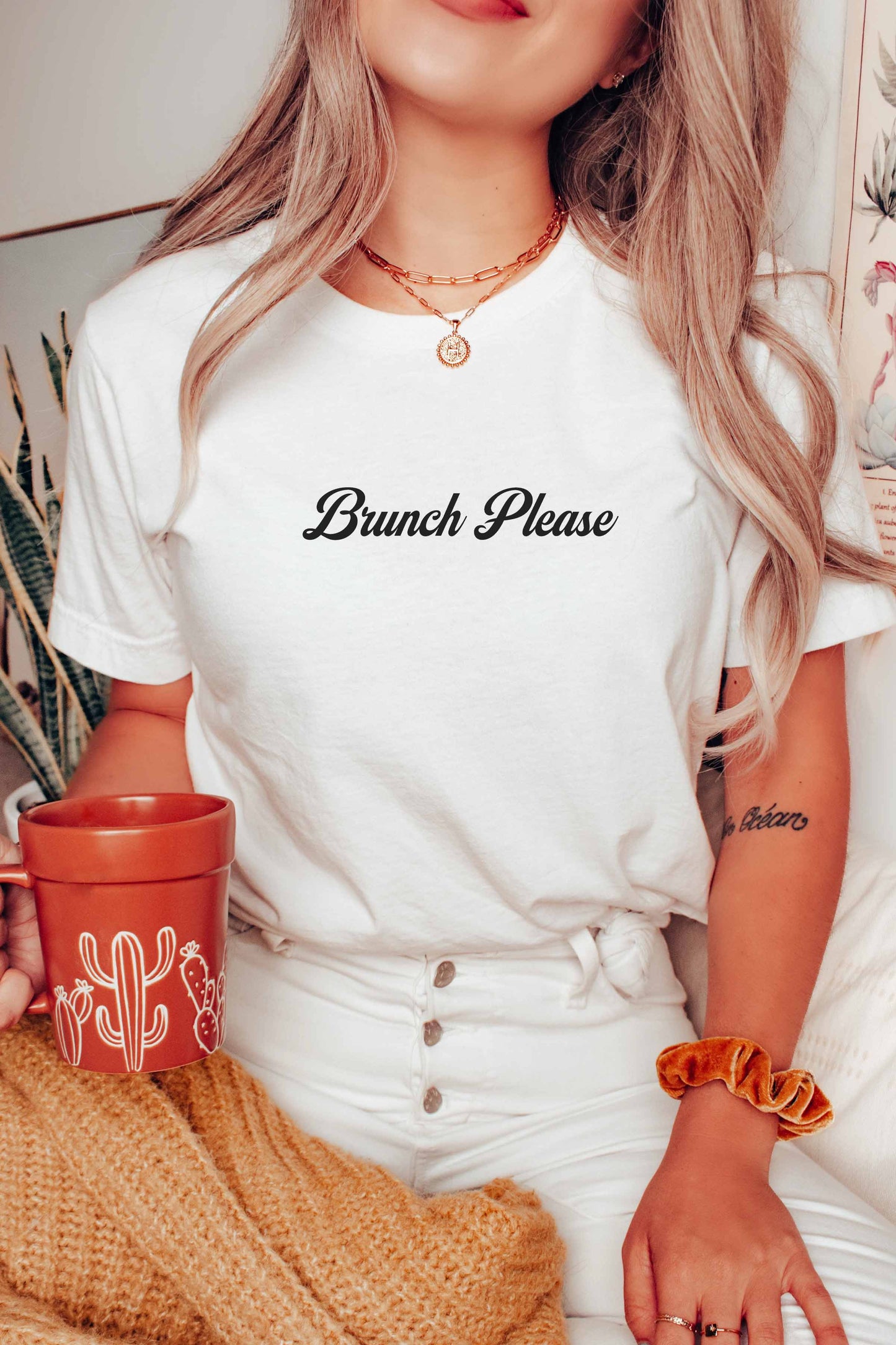 T-shirt grafica "Brunch Please" in cotone