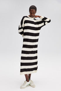 Abito midi oversize in maglia a righe larghe