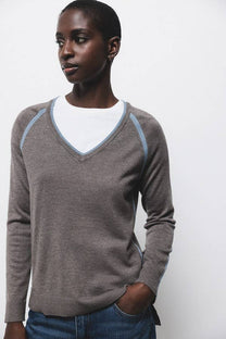 Maglione bicolore a maglia con scollo a V