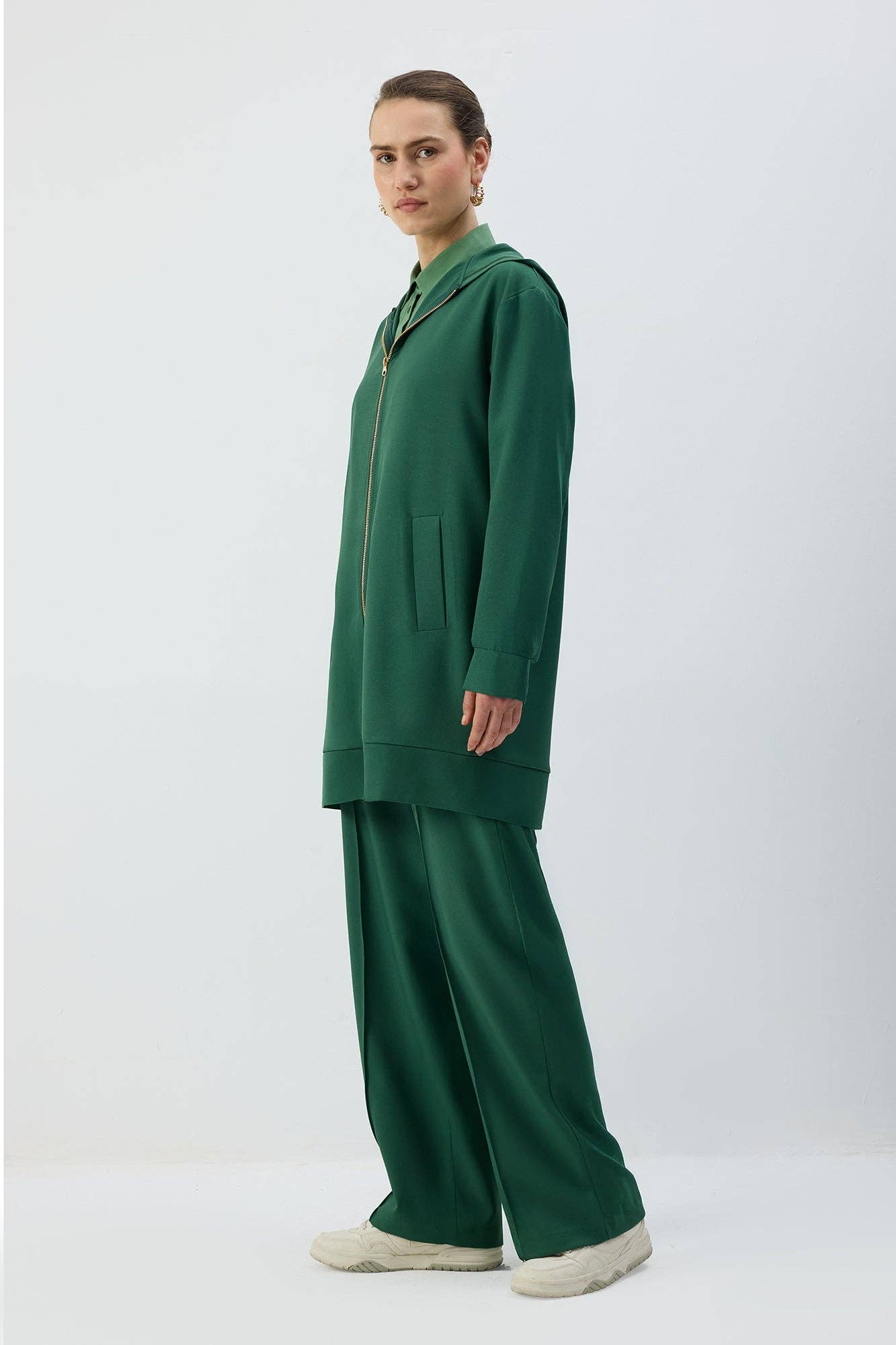 Giacca lunga con cappuccio e zip