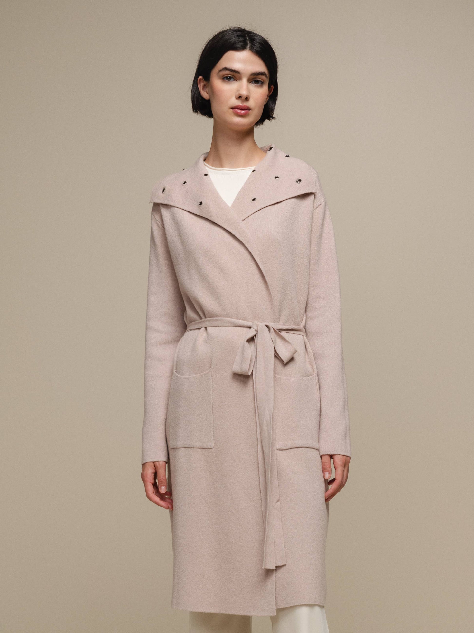 Cappotto cardigan in maglia con cintura e maxi collo