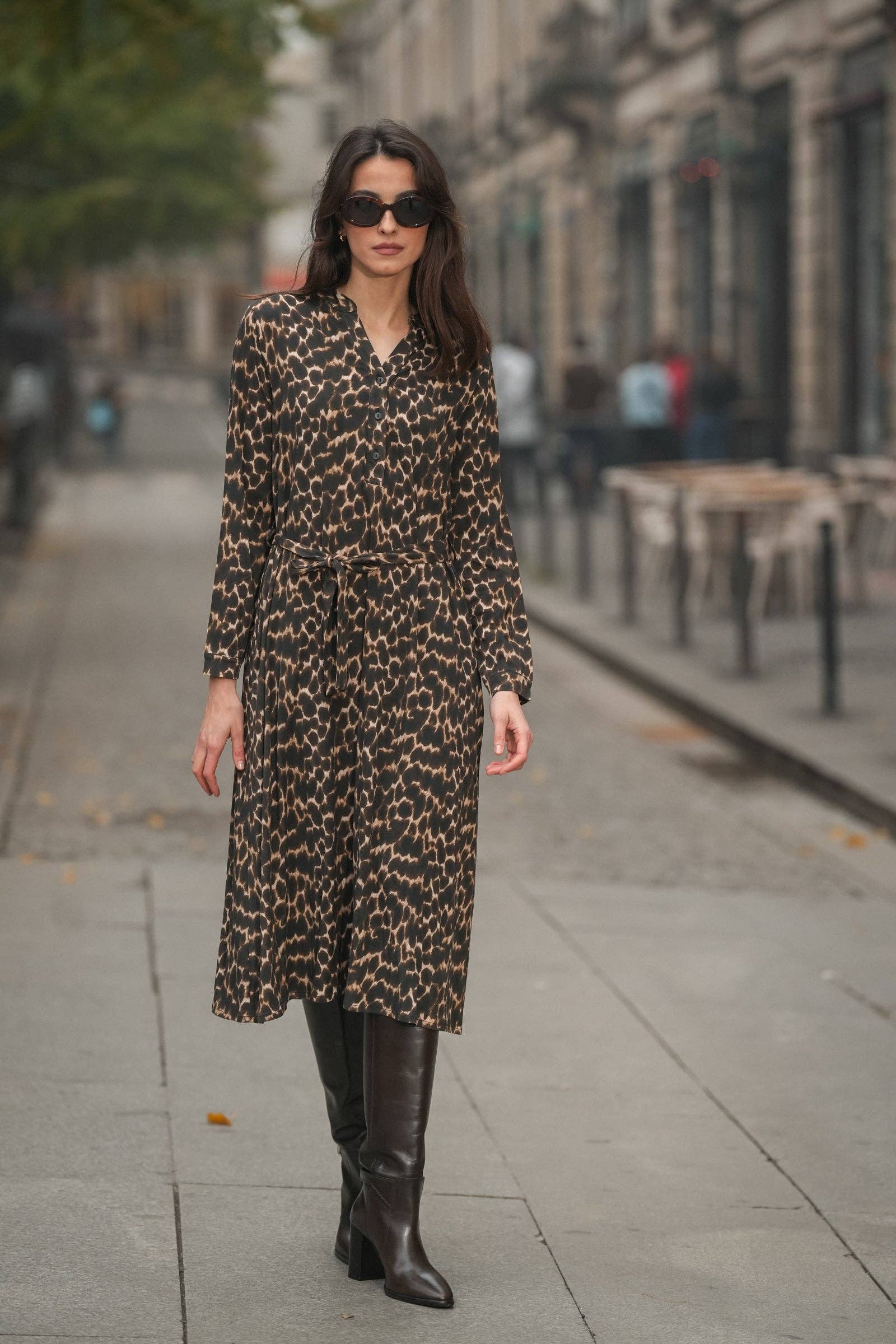 Abito midi animalier in viscosa con cintura