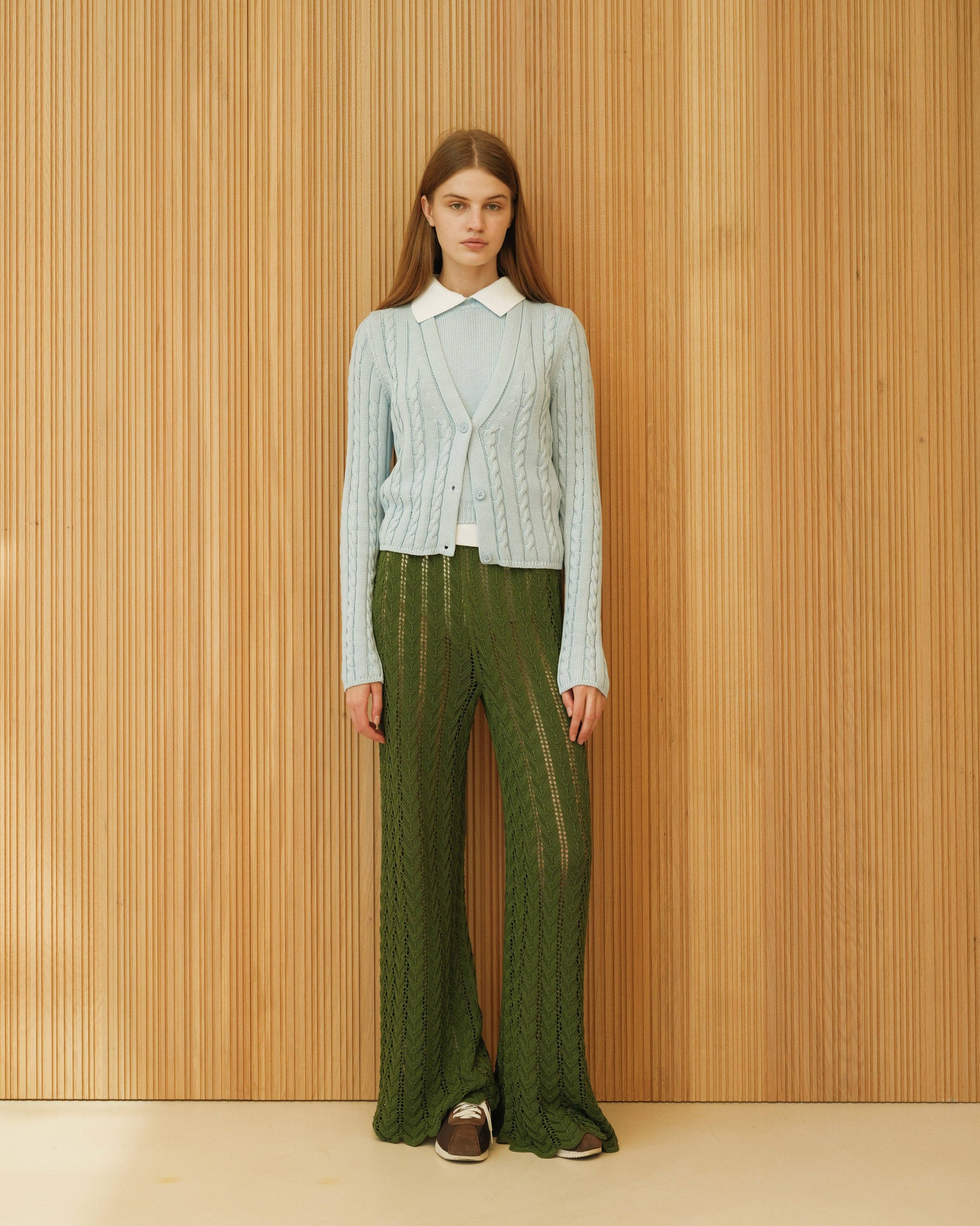 Pantaloni a zampa larga in cotone traforato a zig zag