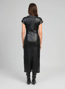 Abito lungo in similpelle nero con collo alto