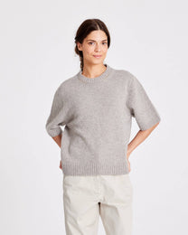 Maglione in lana d’agnello biologica a maniche corte grigio pietra