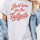 T-shirt oversize grafica “Just Here for the Tailgate”