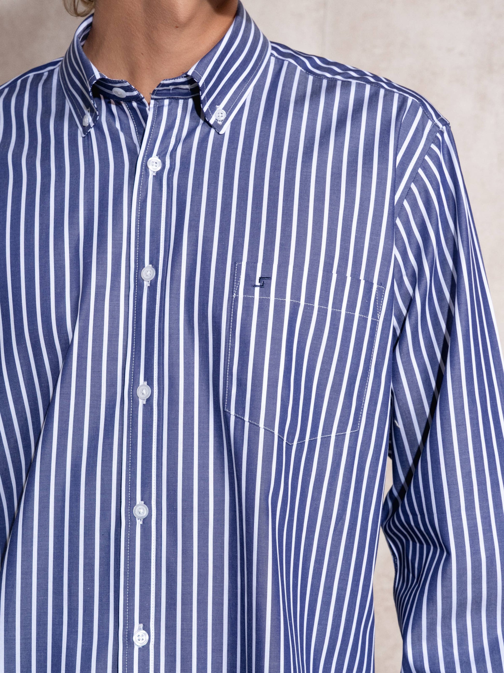 Camicia uomo a righe in cotone con colletto button-down