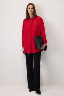 Camicia rossa oversize a vestibilità comoda