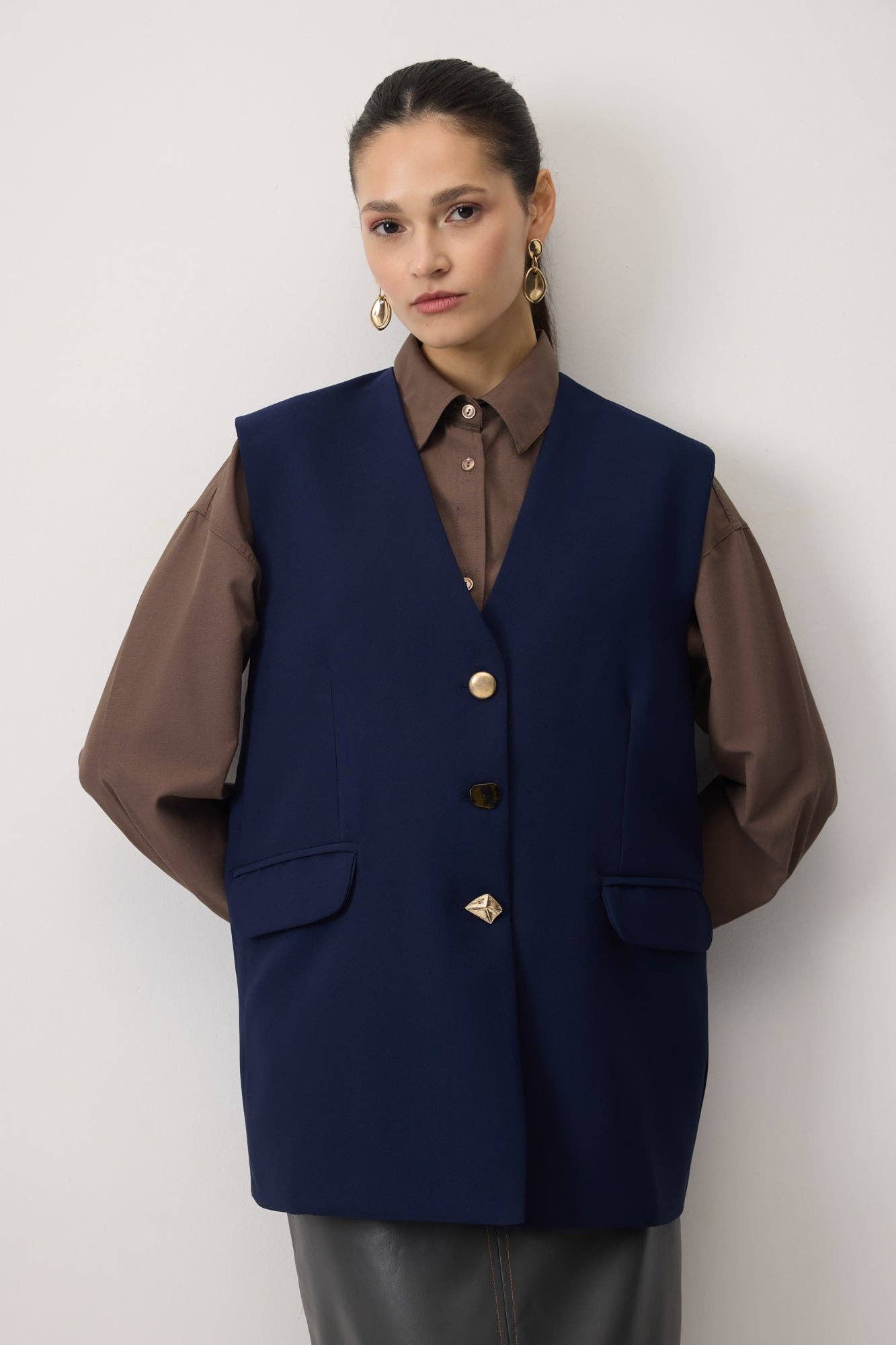 Gilet lungo in crêpe con bottoni