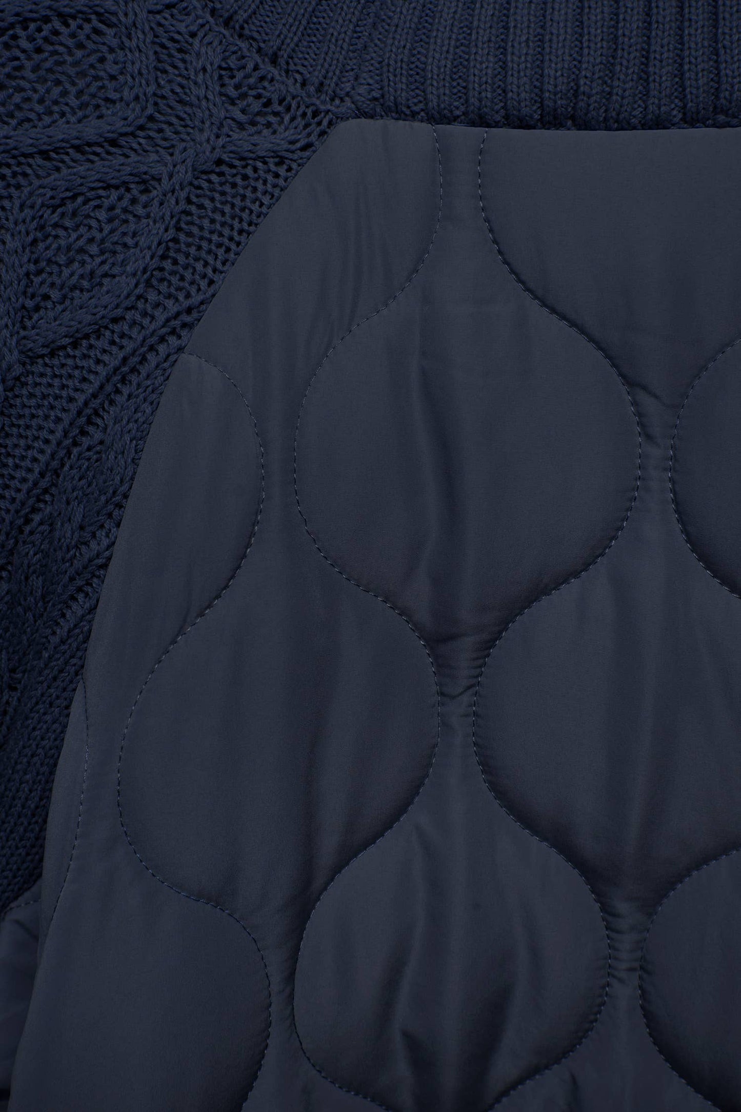Maglione a maglia strutturata con retro imbottito