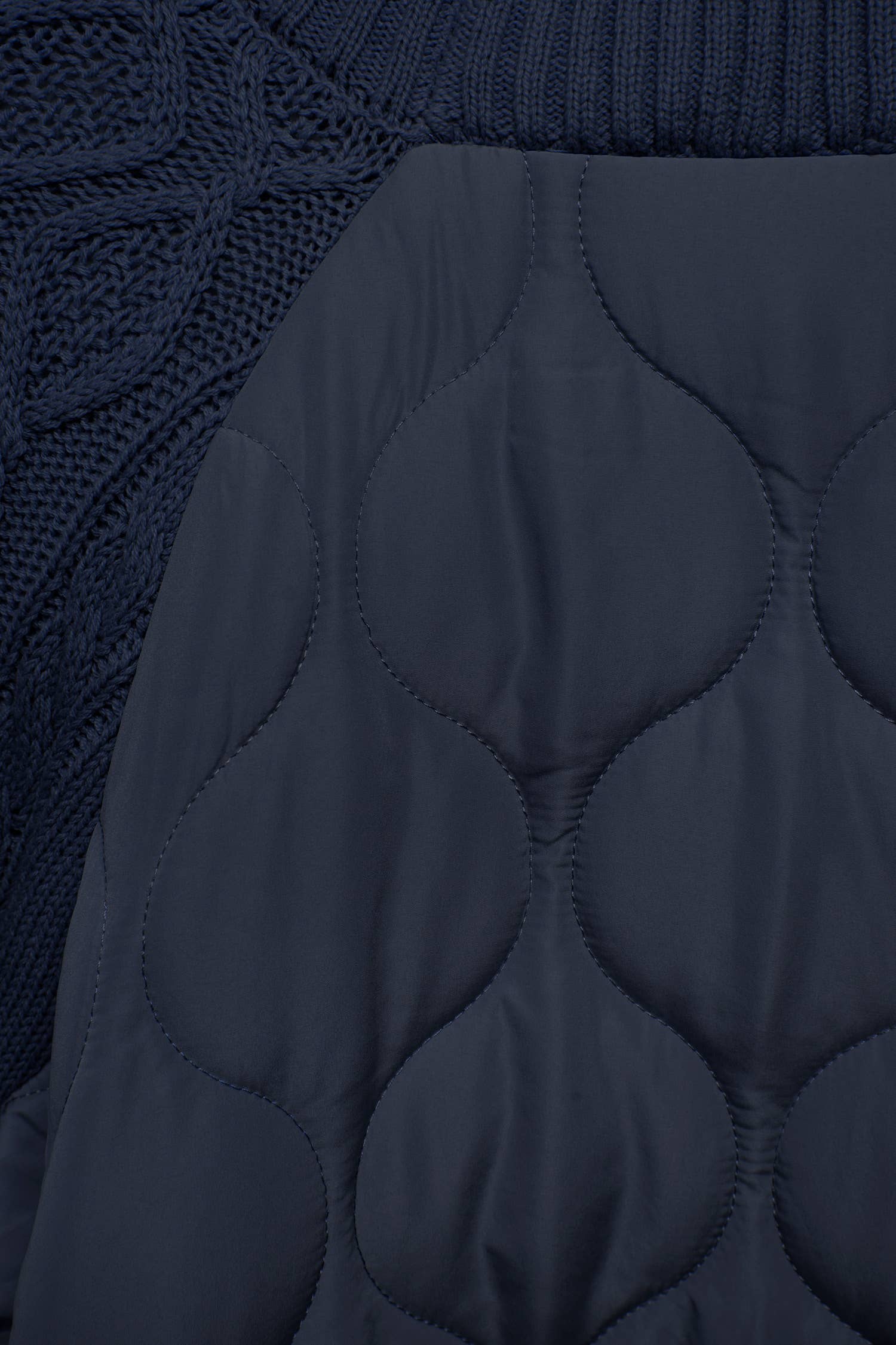 Maglione a maglia strutturata con retro imbottito