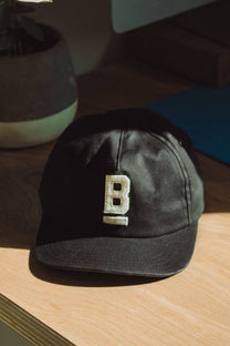 Cappellino cerato B-Flat nero con logo