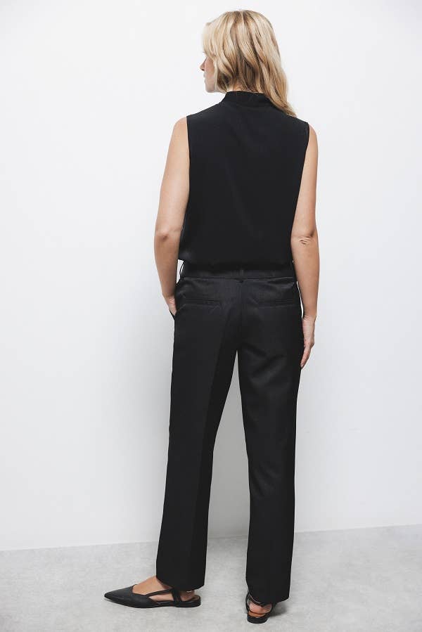 Pantaloni eleganti a vita media dal taglio affusolato