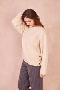 Maglione in misto lana con bottoni laterali