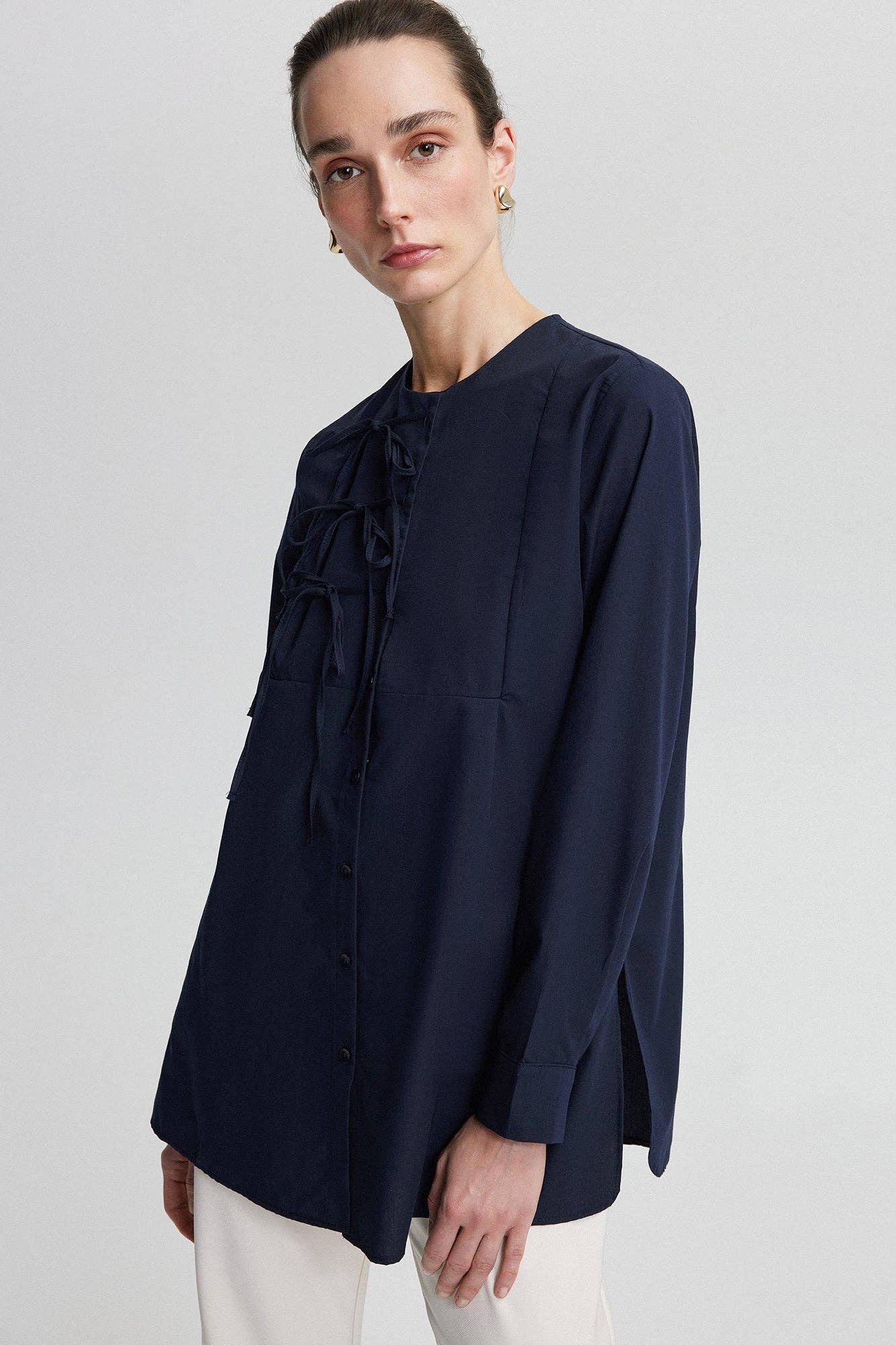 Camicia in popeline con dettaglio a nastro