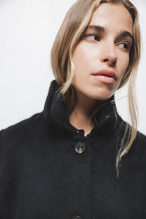 Cappotto lungo minimal con colletto classico