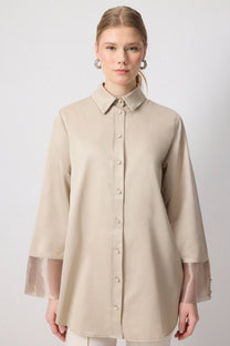 Camicia beige con polsini in organza