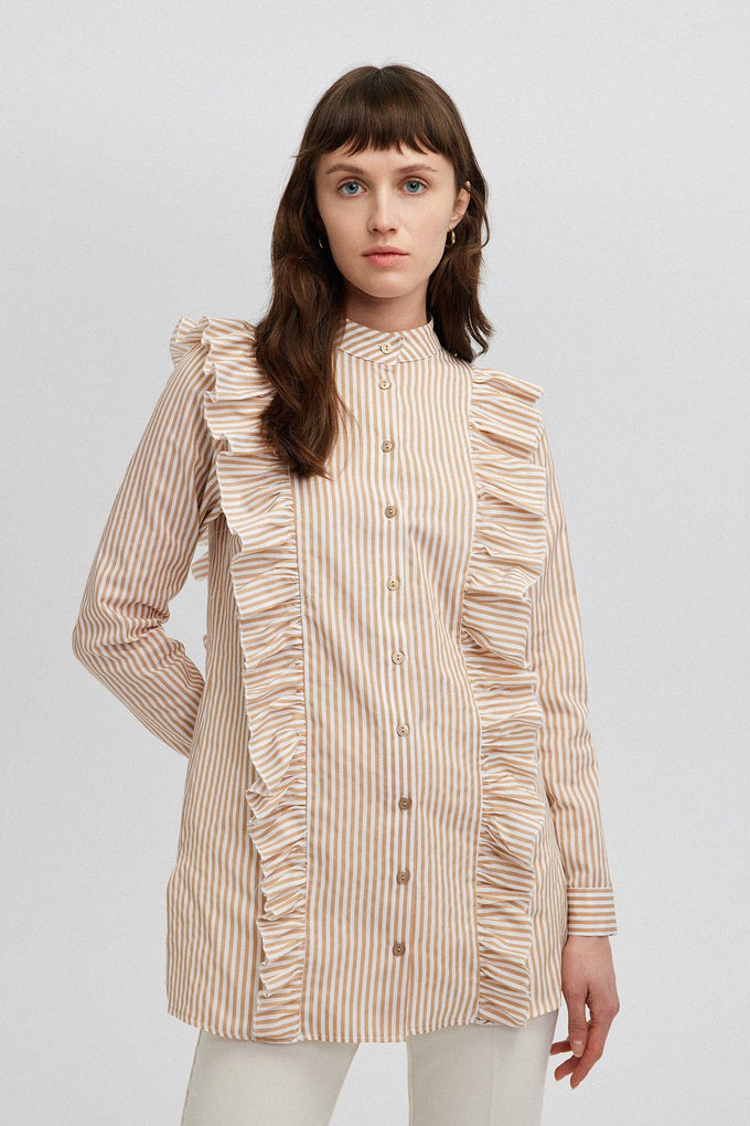 Camicia a righe con balze