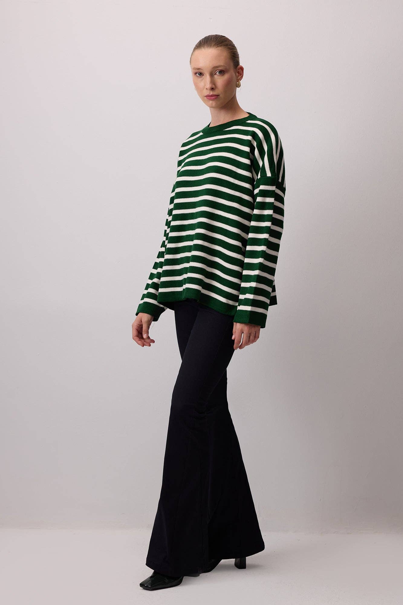 Maglione in maglia a righe verde e bianco