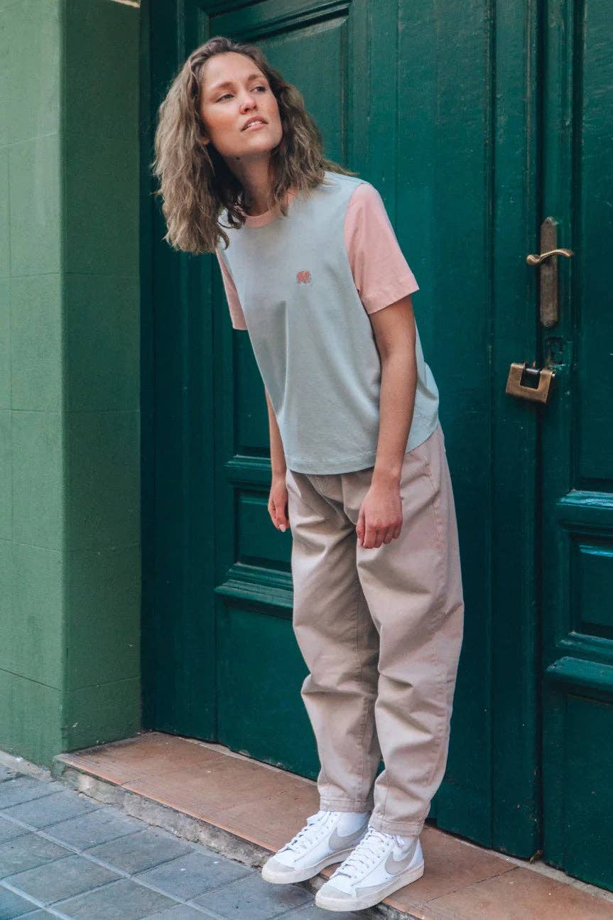 T-shirt donna color block verde menta con ricamo elefante