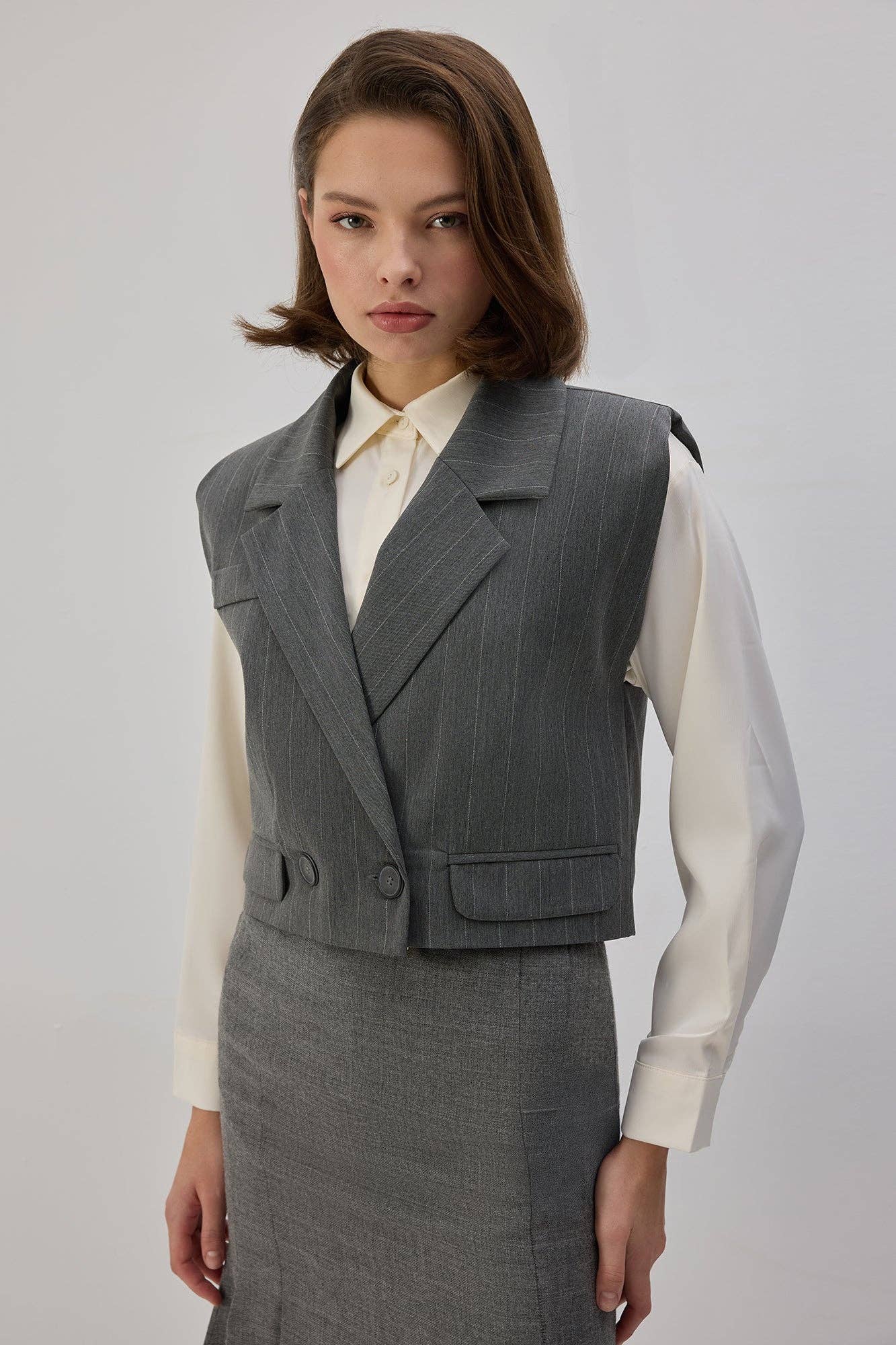 Gilet gessato corto doppiopetto