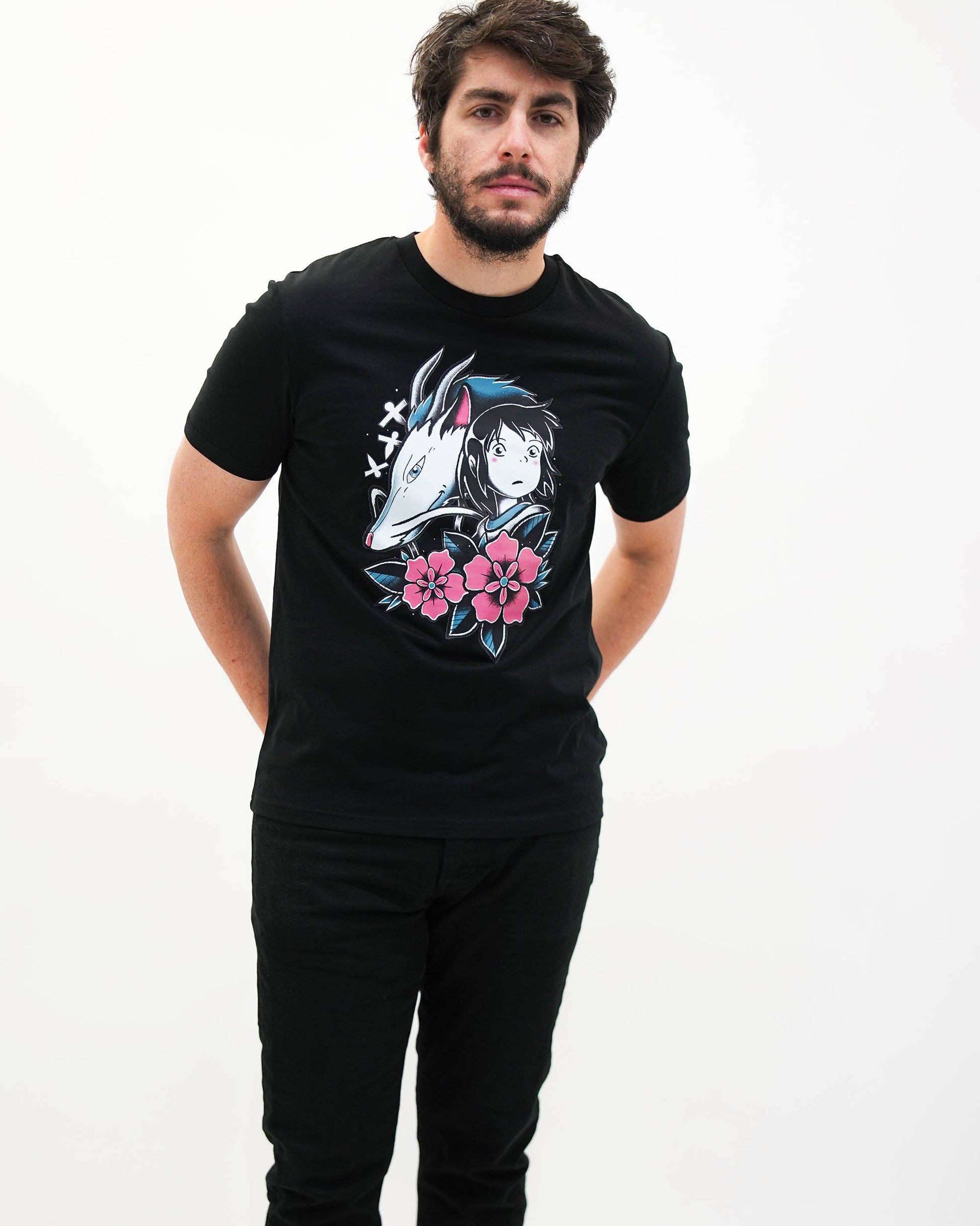 T-shirt unisex nera con stampa “La bambina, il drago e il fiore”