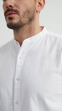Camicia Oxford bianca con collo alla coreana