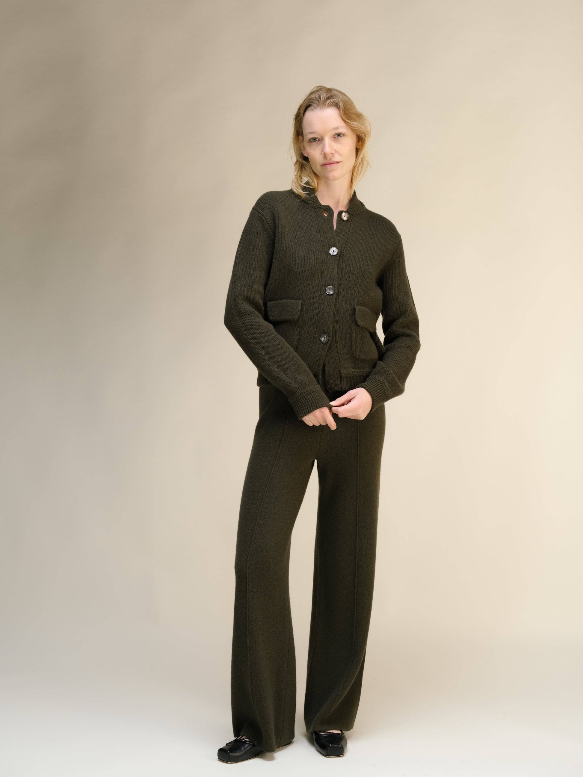 Pantaloni a gamba larga in misto cashmere tinta unita