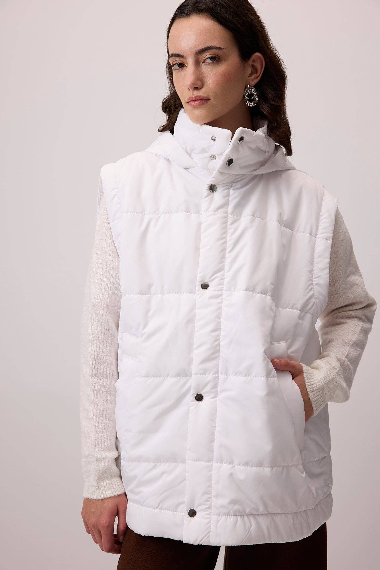 Gilet imbottito con cappuccio