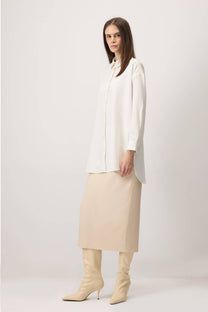 Camicia oversize ecrù a vestibilità comoda