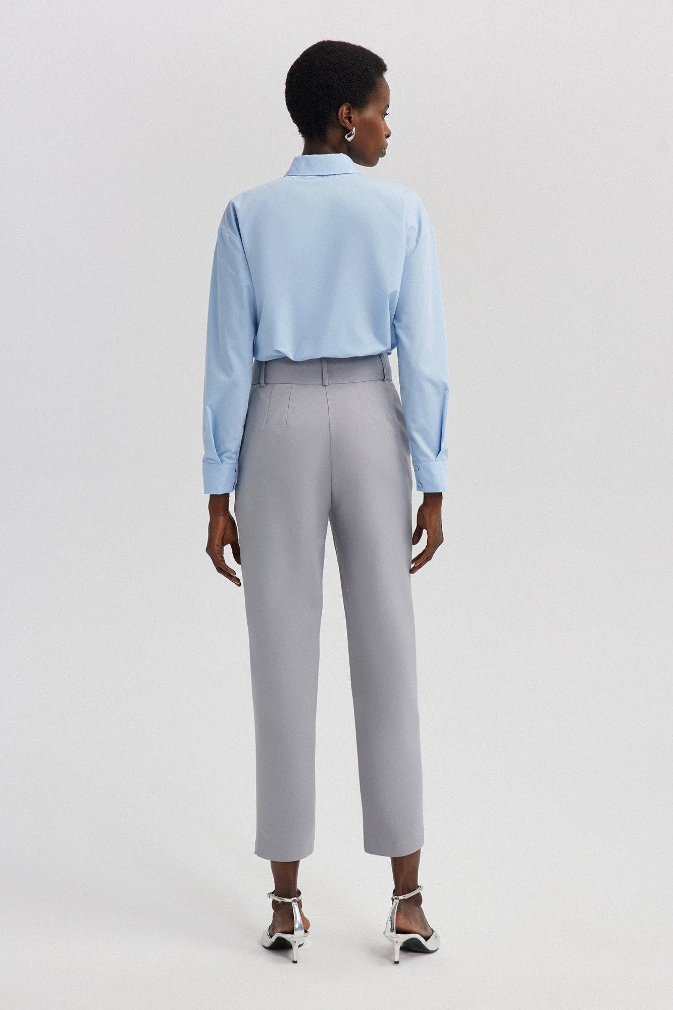 Pantaloni in crêpe grigi a vita alta