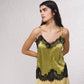 Top fluido con pizzo e scollo a V