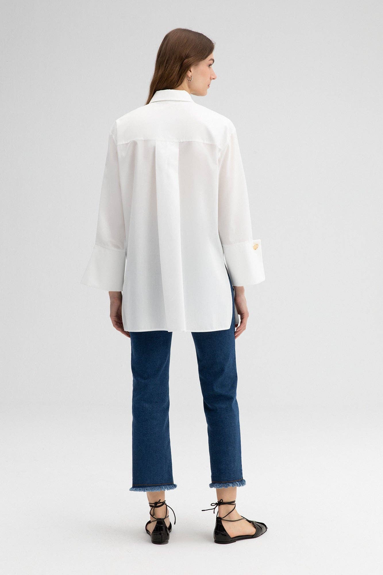 Camicia in popeline misto cotone con polsini ampi