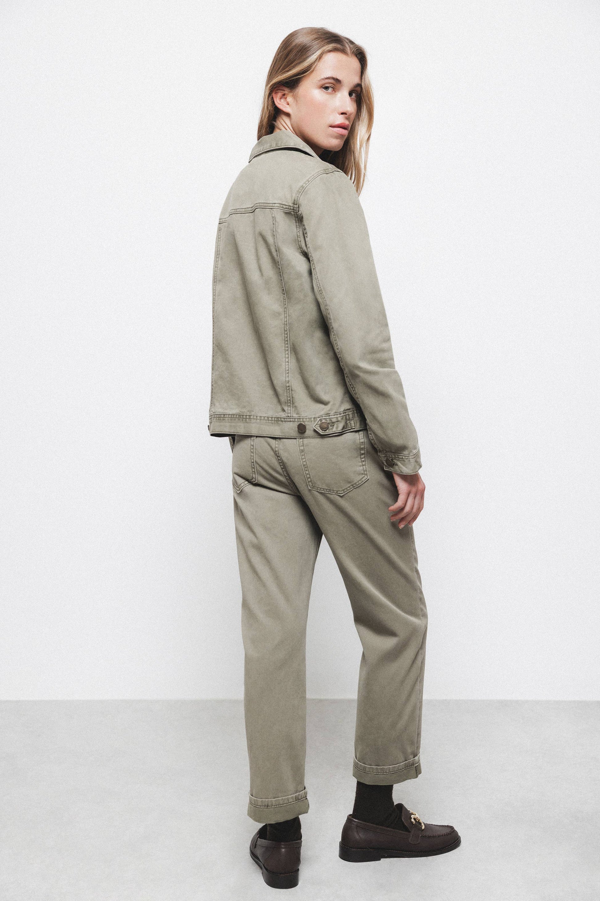 Pantaloni aderenti in cotone a cinque tasche