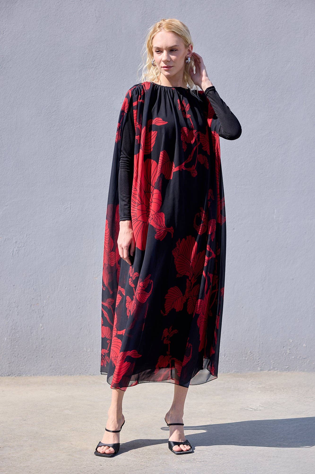 Abito lungo in chiffon con stampa floreale