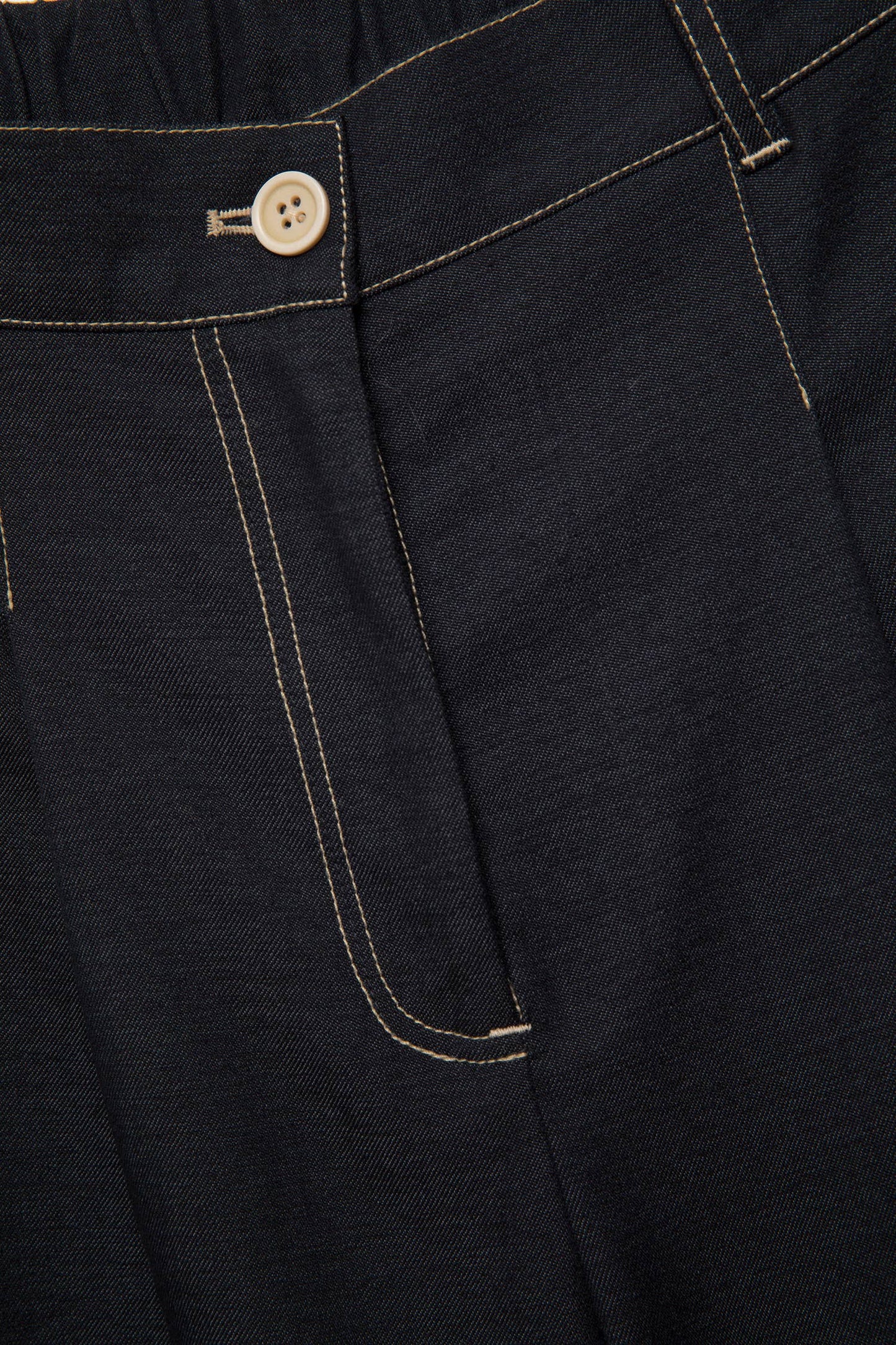 Pantaloni wide leg in denim con impunture a contrasto