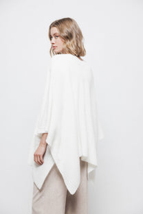 Cardigan mantella in maglia con tasche