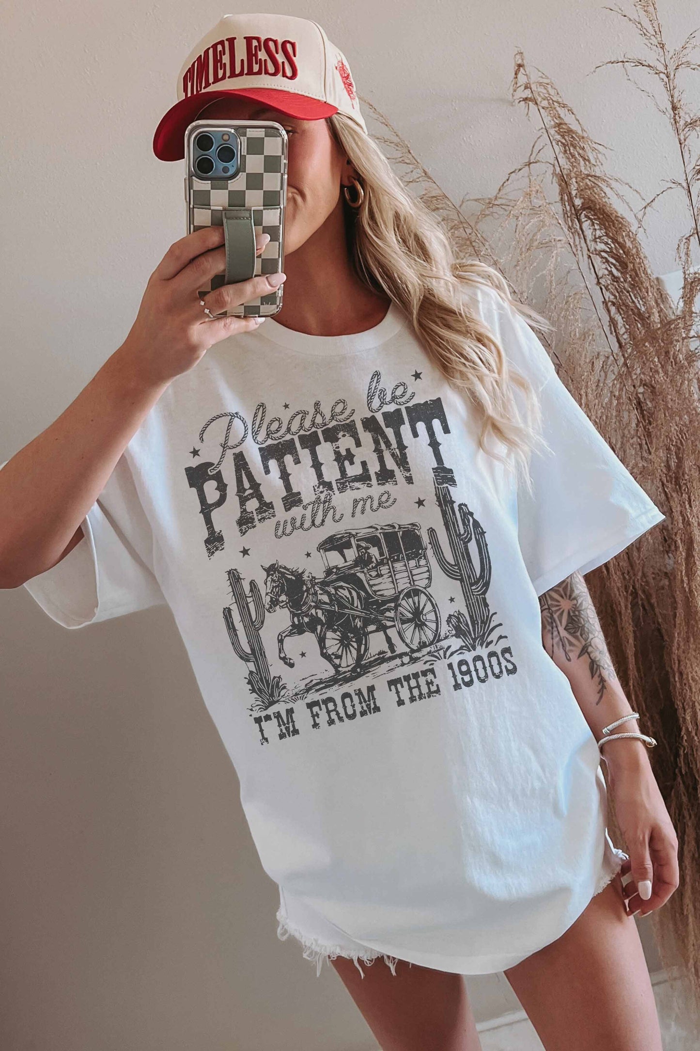 T-shirt oversize grafica "Please Be Patient"