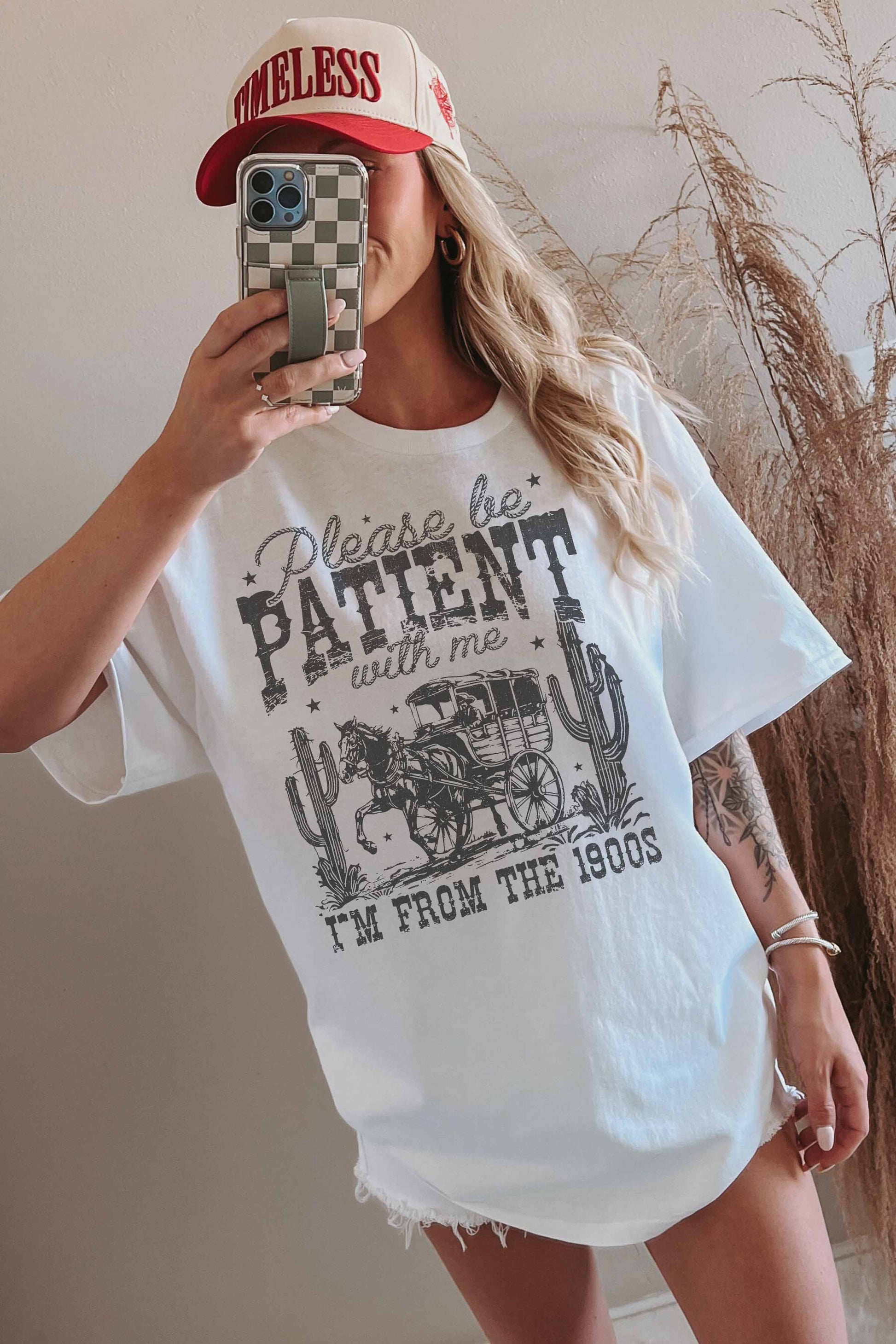 T-shirt oversize grafica "Please Be Patient"