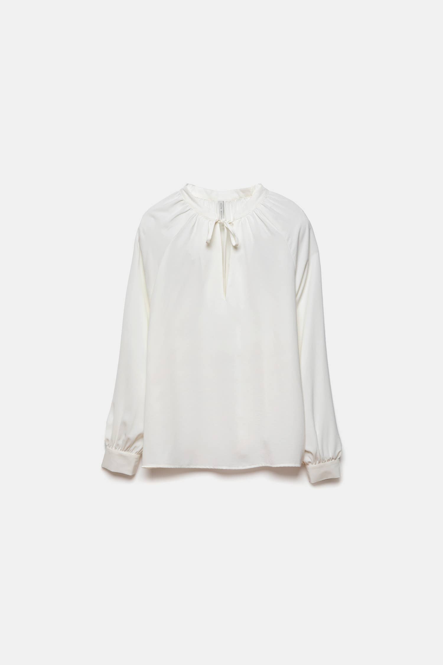 Blusa con coulisse e scollo arricciato