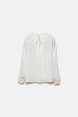 Blusa con coulisse e scollo arricciato