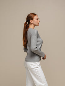 Maglione donna laminato a costine con scollo a V