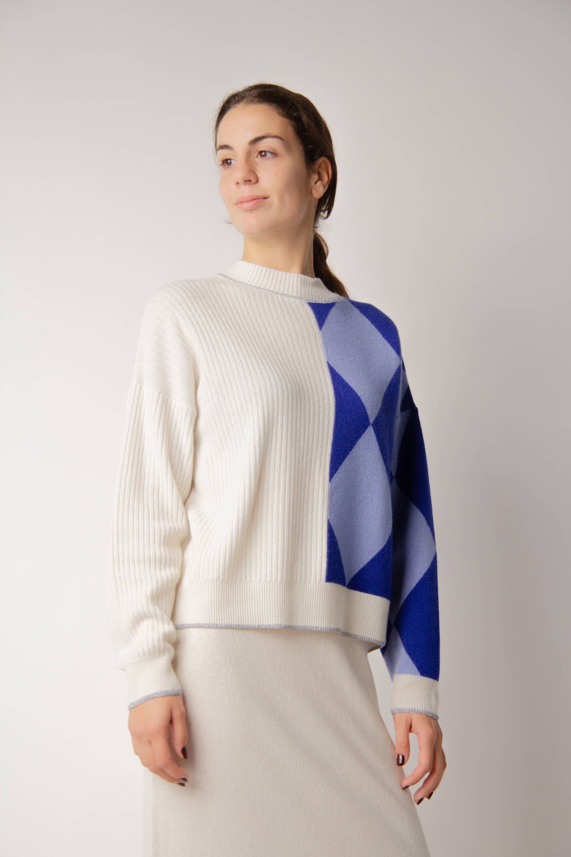 Maglione destrutturato in misto cashmere con intarsio a rombi